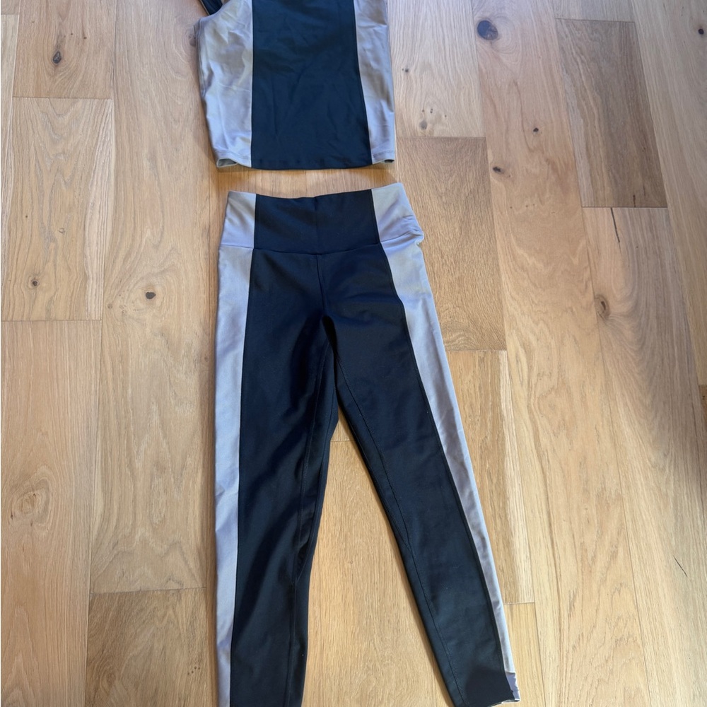 Elegant Black and Gray Women's Leggings Set